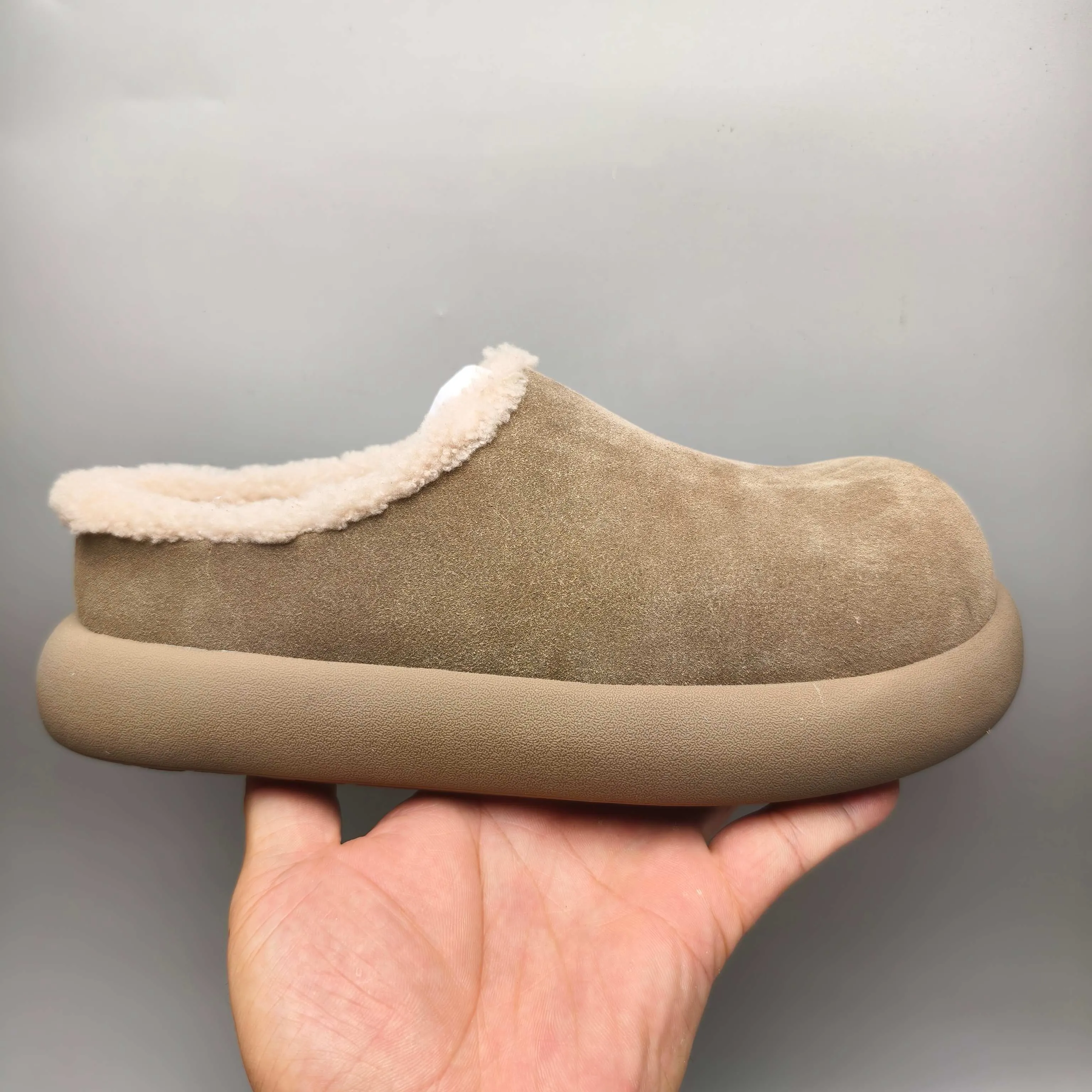 💰480 UGG sheepskin all-in-one snow boots 6088 UGG sheepskin all-in-one snow boots slip-on home shoes potato thick-soled women's shoes color: maroon antelope brown sand chocolate matching code: 35-40